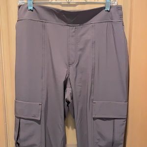 Athleta Chelsea utility jogger in size 8.